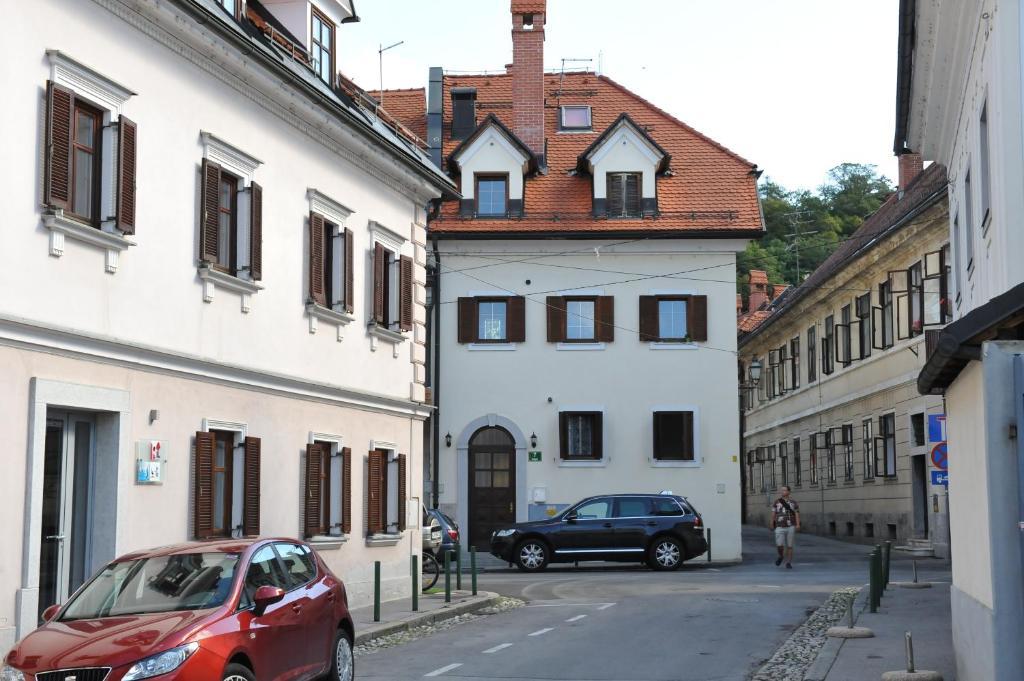 Tour As Apartment Zabjak Ljubljana Bagian luar foto