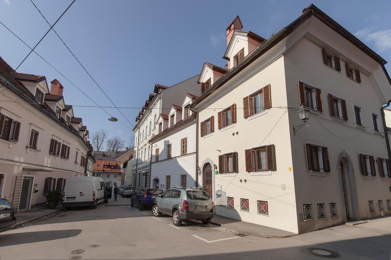 Tour As Apartment Zabjak Ljubljana Bagian luar foto